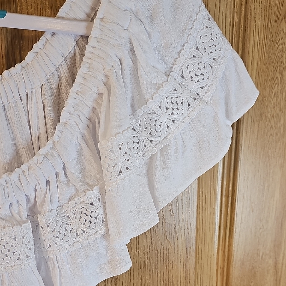 No Boundaries White Ruffle Blouse - Picture 5 of 8